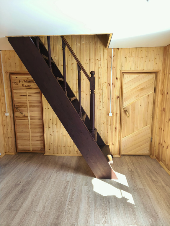 Коттедж с 4 комнатами в Изба/Izba