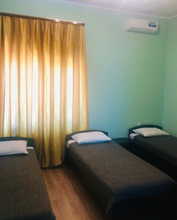 Economy Triple room