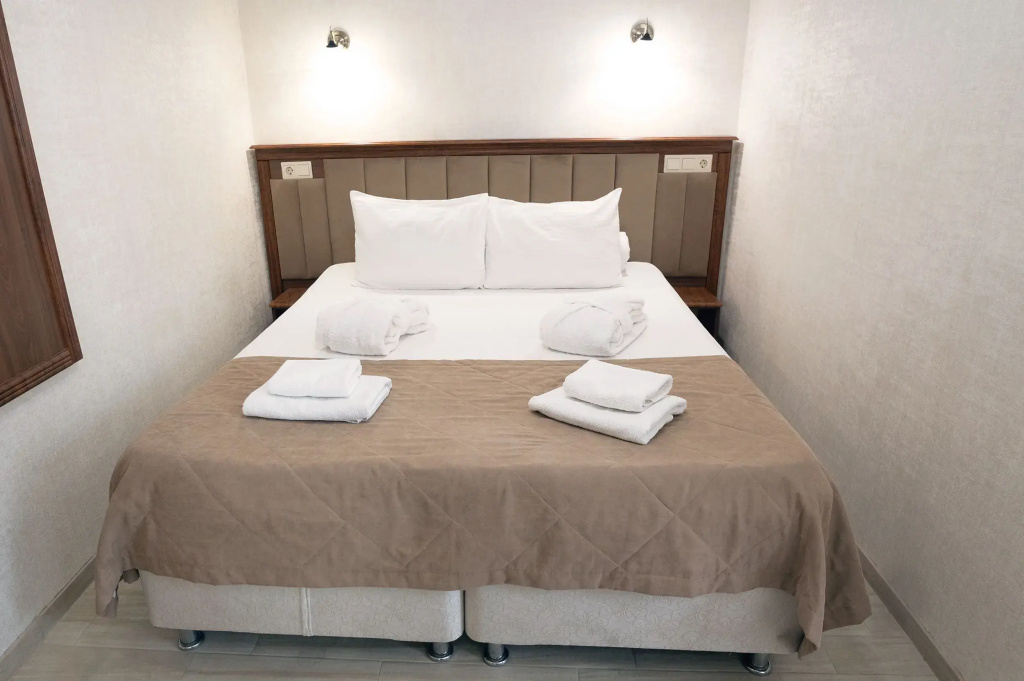 Aysberg Guest House Room Type - Standard Double room with balcony and with mountain view twin beds