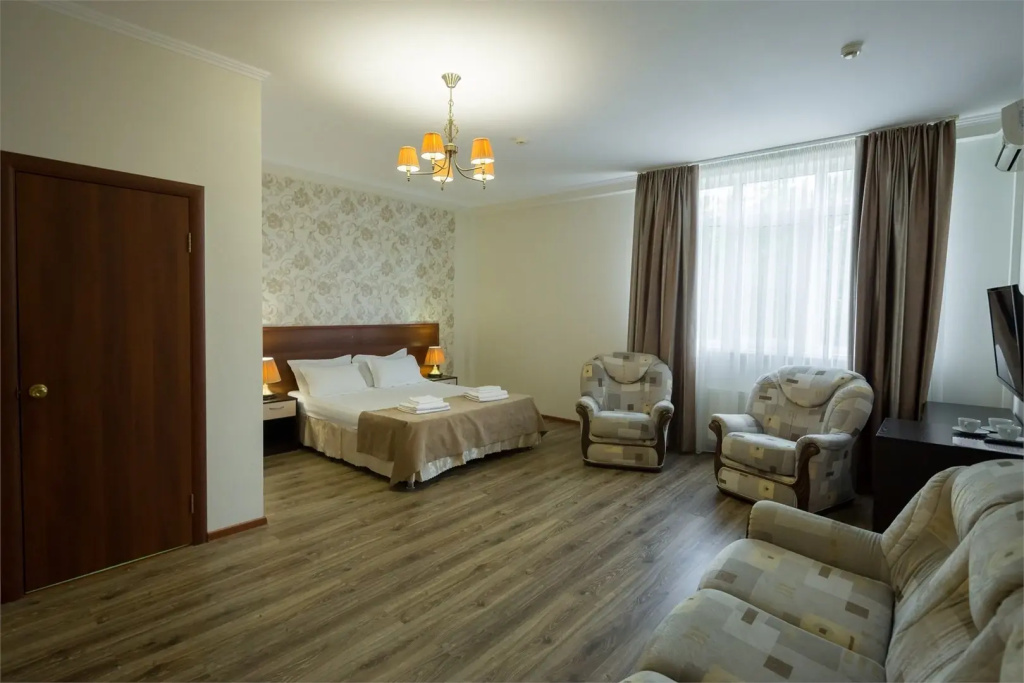 2-room Family Double room (full double bed)