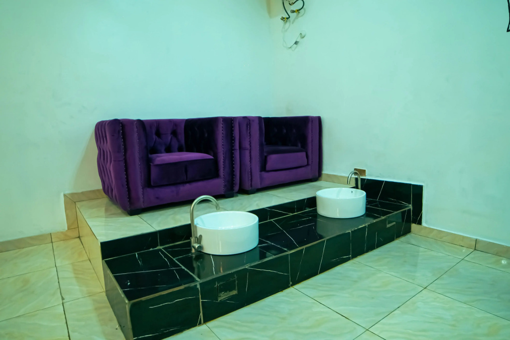 Lobby & Reception