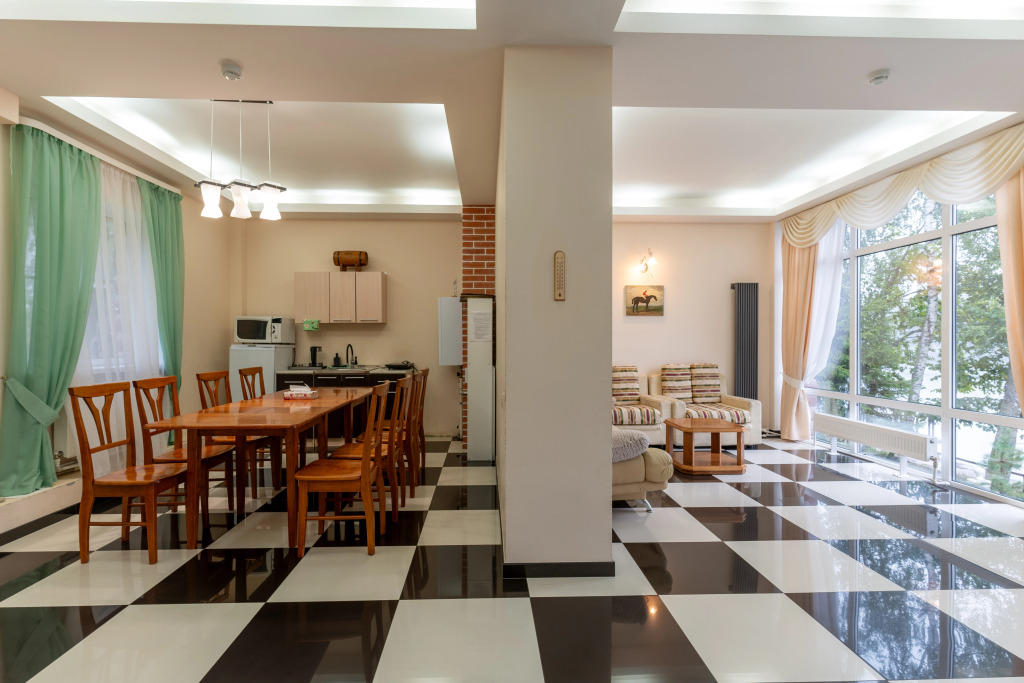 Четырёхместный коттедж Superior с балконом и с красивым видом из окна в Нептун-2