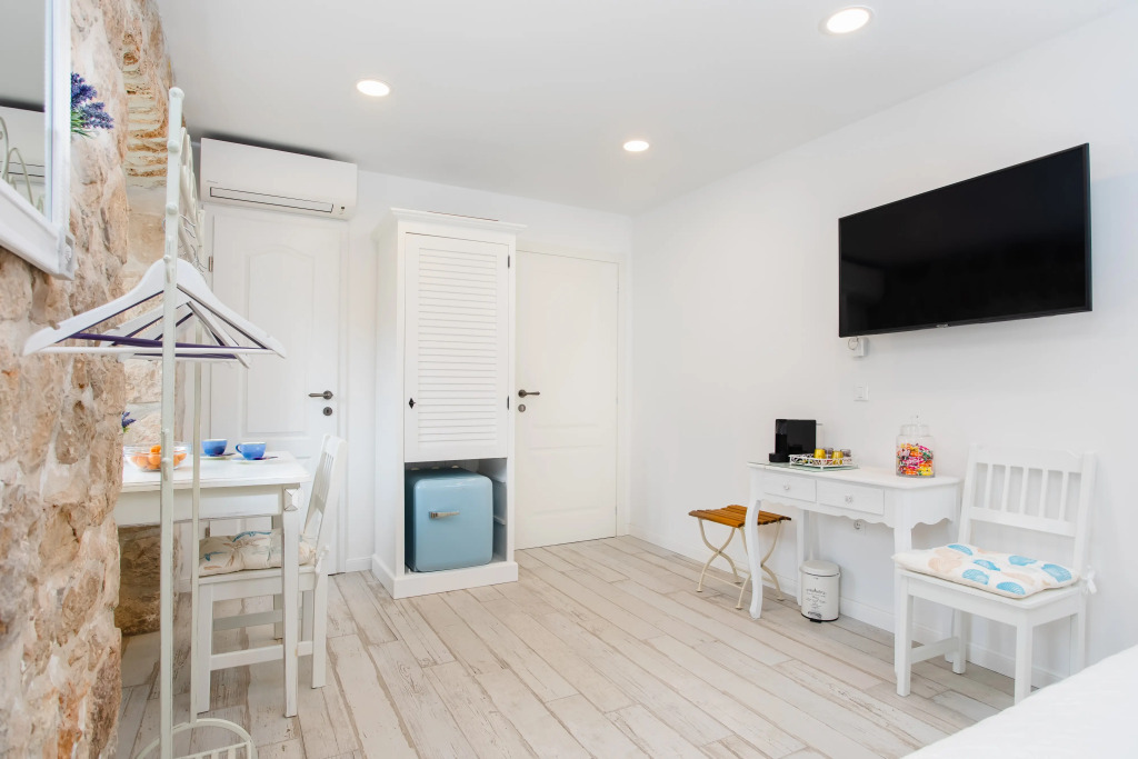 Stayeva 11 image rooms