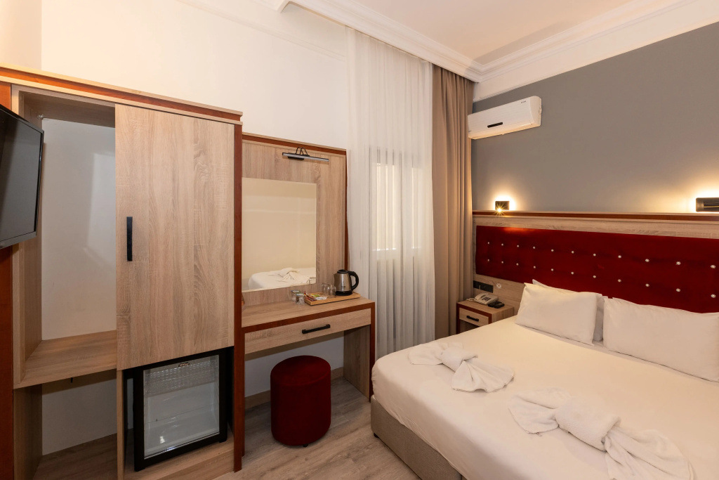 Standard Double room (full double bed)