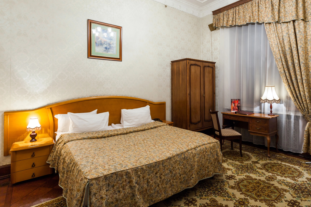 Standard Double room (full double bed)