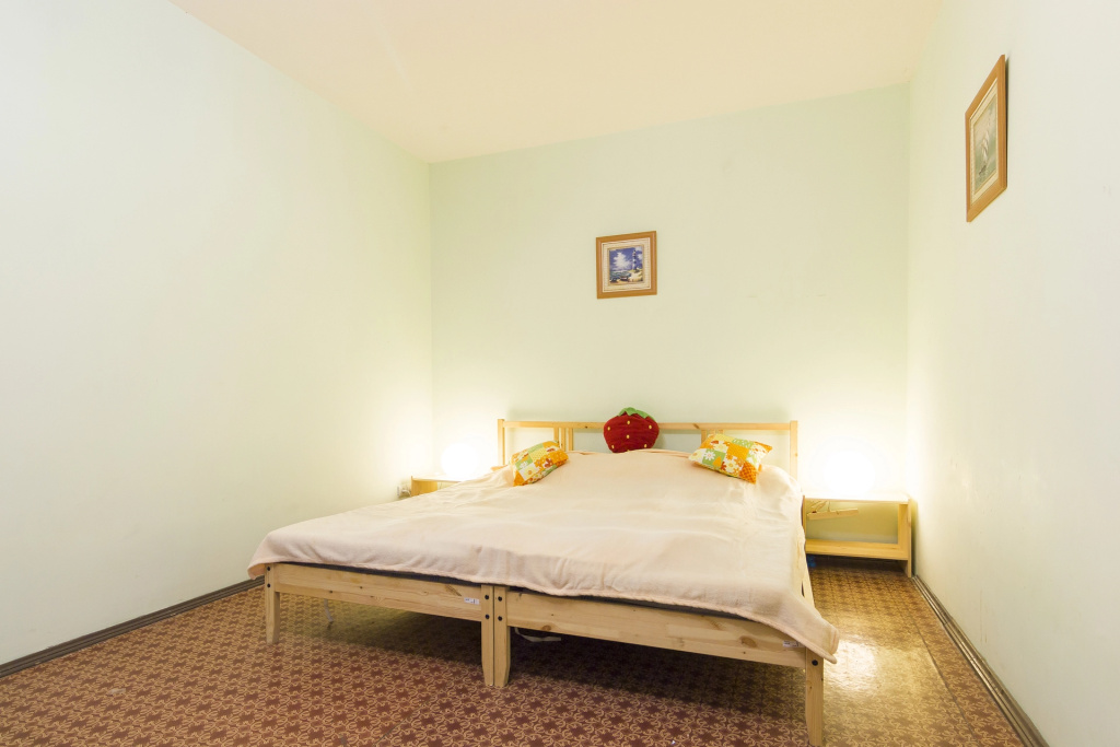 Economy Family room