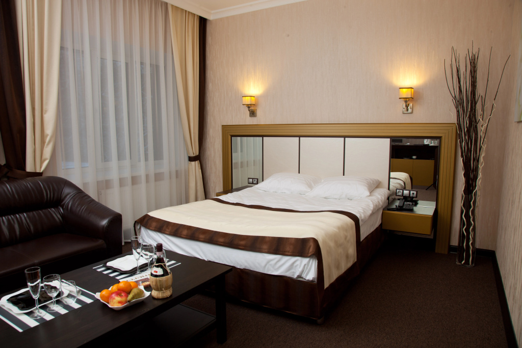 Double Junior Suite (full double bed)