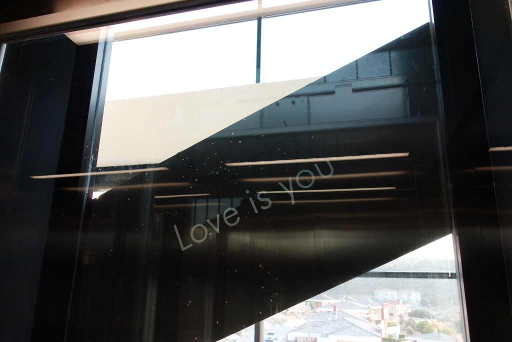 Love You Hotel - Général