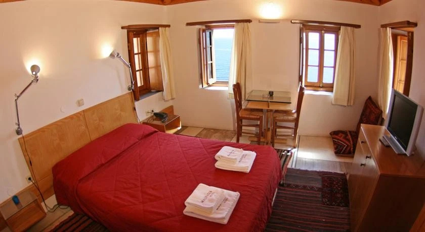 Standard Double room with balcony (full double bed)
