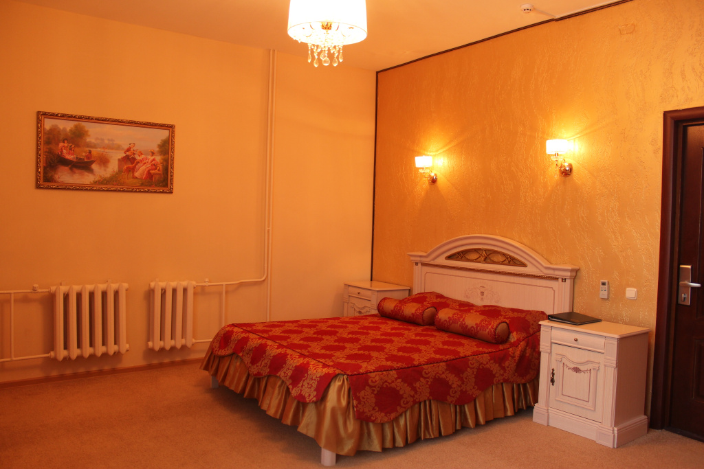 Deluxe Double room (full double bed)