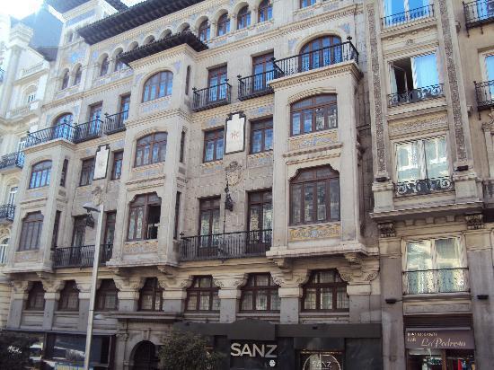 Catalonia Gran Via Hotel picture