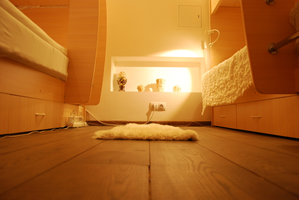 Кровать в общем номере (Без окна) (женский номер) в Royal