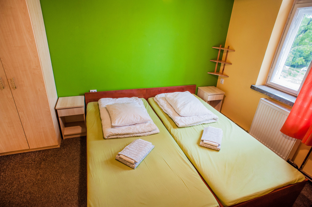 Economy room