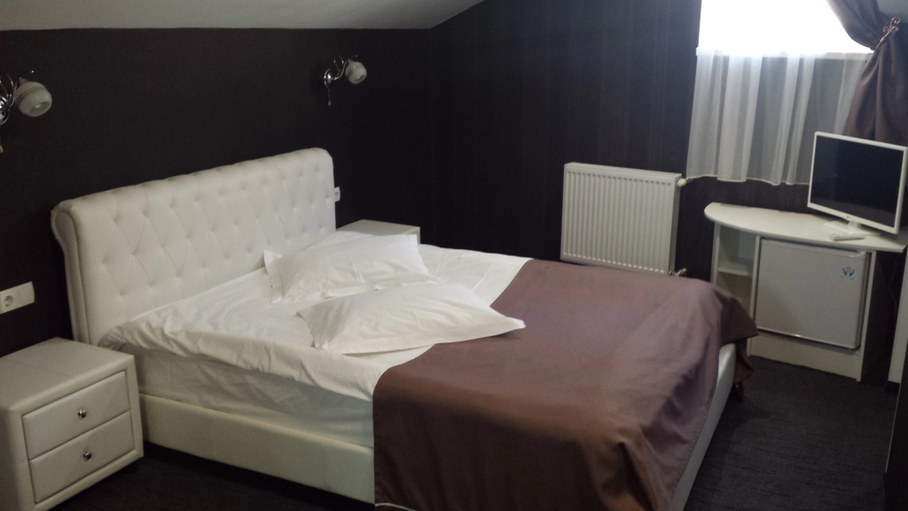 Standard Plus Double room (full double bed)