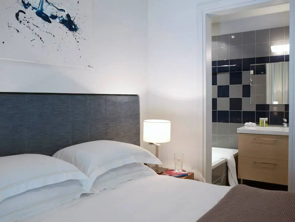 Deluxe Apartment