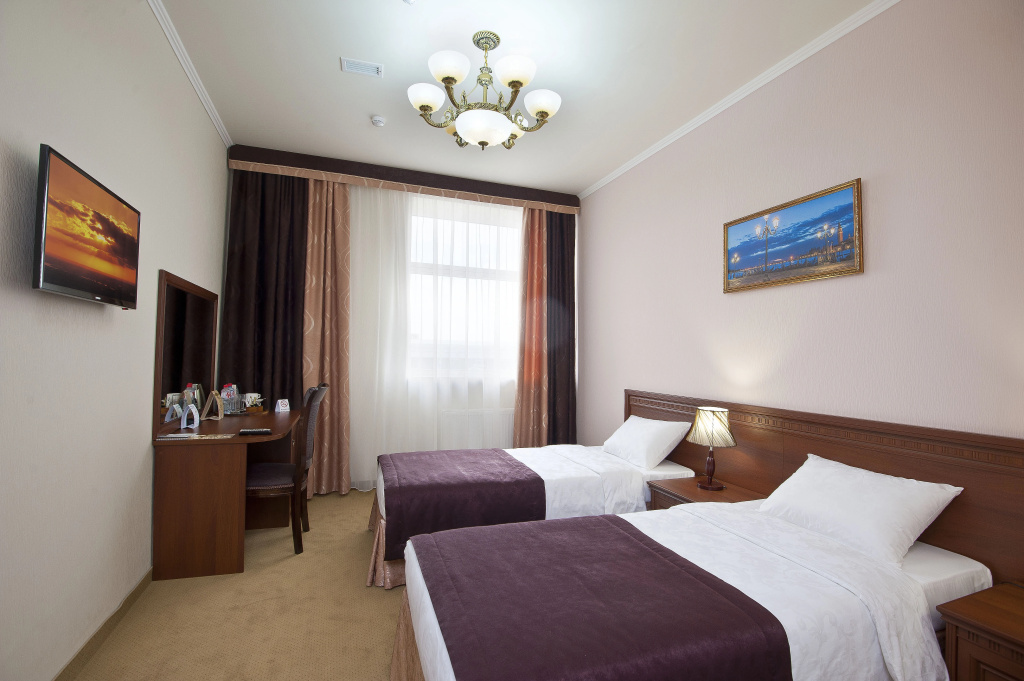 Amici Grand Hotel Room Type - Standard Double room with city view full double bed