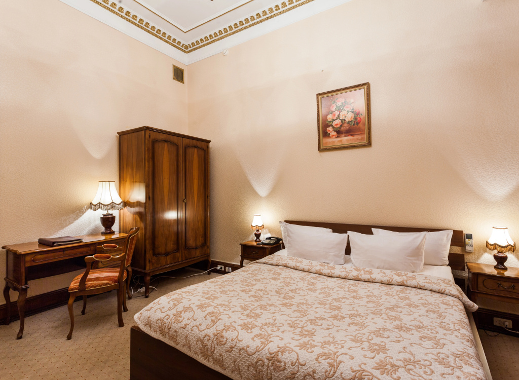 Superior Double room (full double bed)