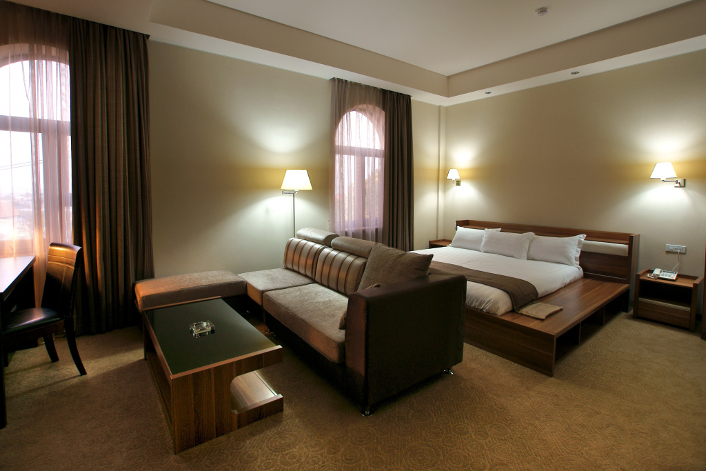 Deluxe Double room (full double bed)