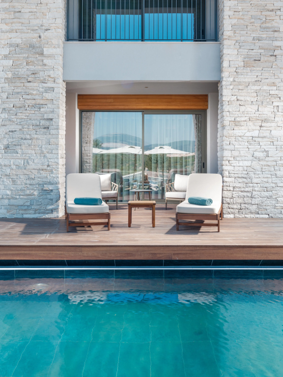 Deluxe (+16 Adult Only) Swim-Up Sea Side room