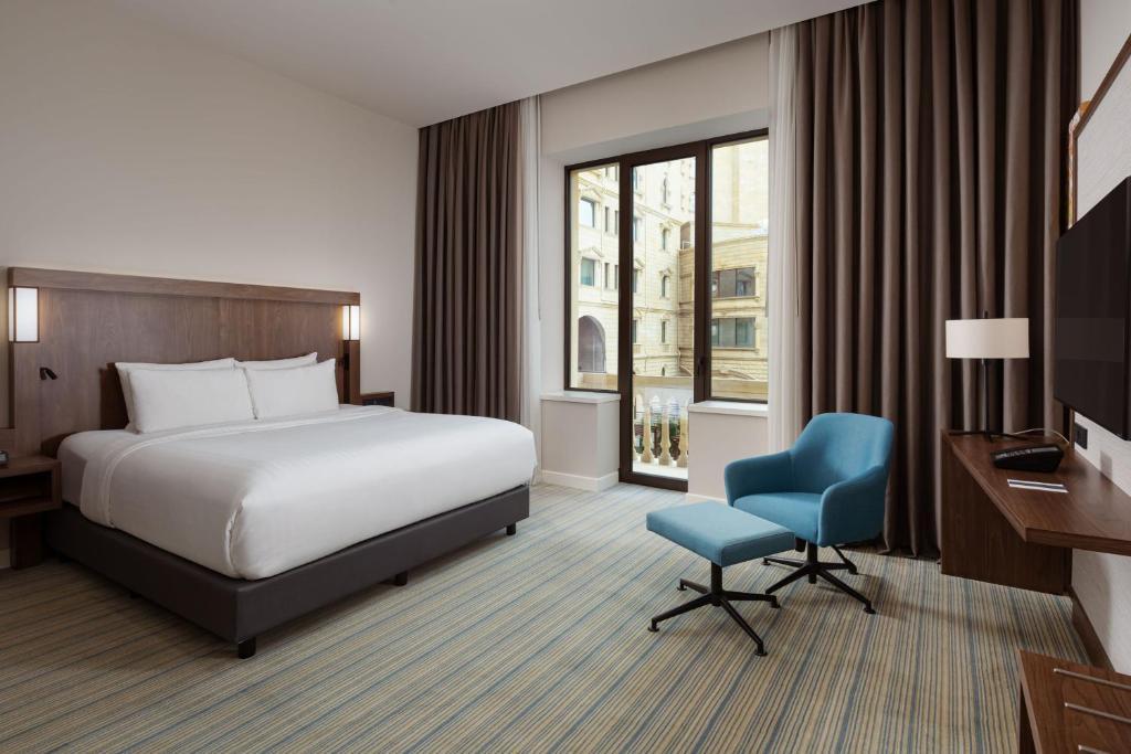 Двухместный номер Superior двуспальная кровать в Отель Courtyard by Marriott Baku
