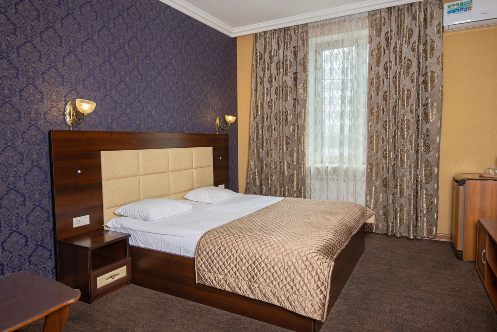 Standard Double room with land view (full double bed)