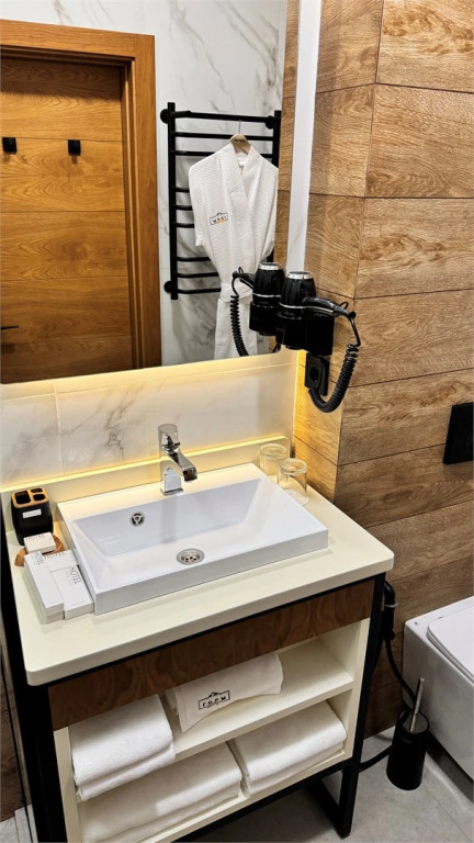 Люкс High Tech с балконом в Горы Village