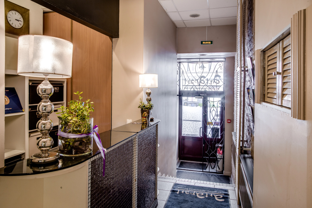 Lobby & Reception