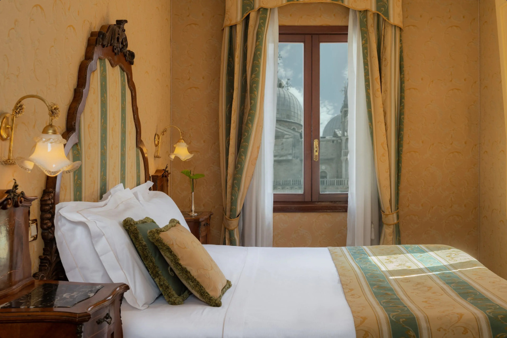 Hotel Concordia Room Type - JUNIOR SUITE STANDARD