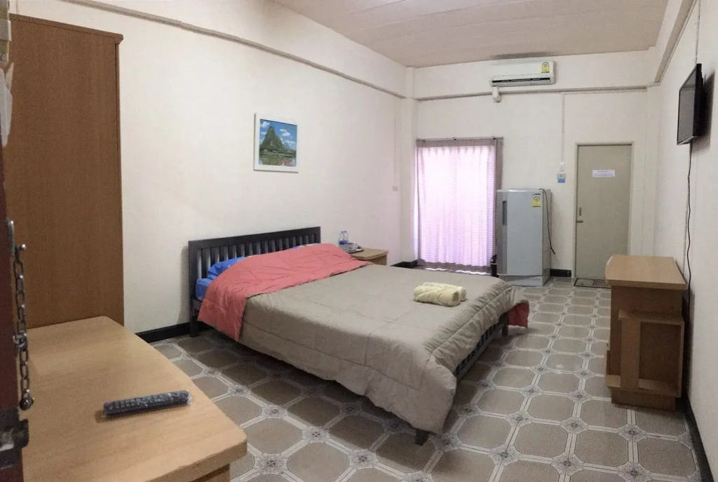 Standard Double room (full double bed)
