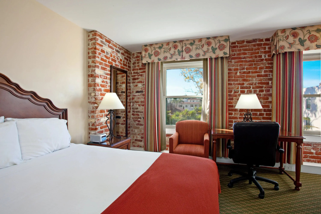 Hotel Virginia Santa Barbara, Tapestry Collection by Hilton - Chambres