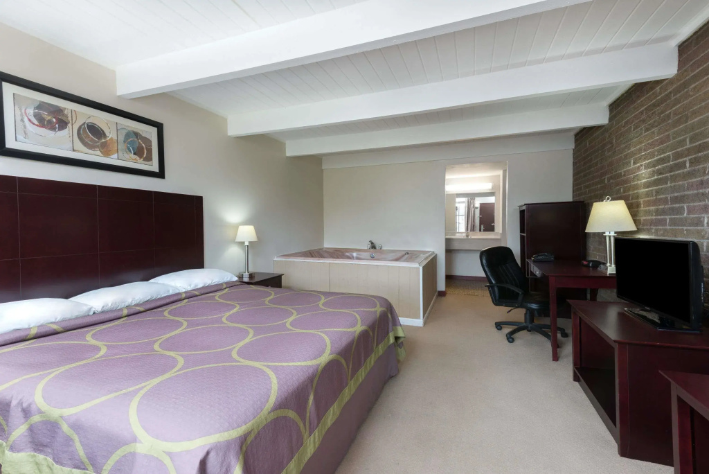 Double Suite (full double bed)