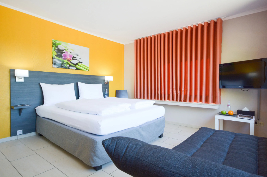 Superior Double room with courtyard view full double bed