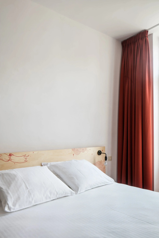 Economy room