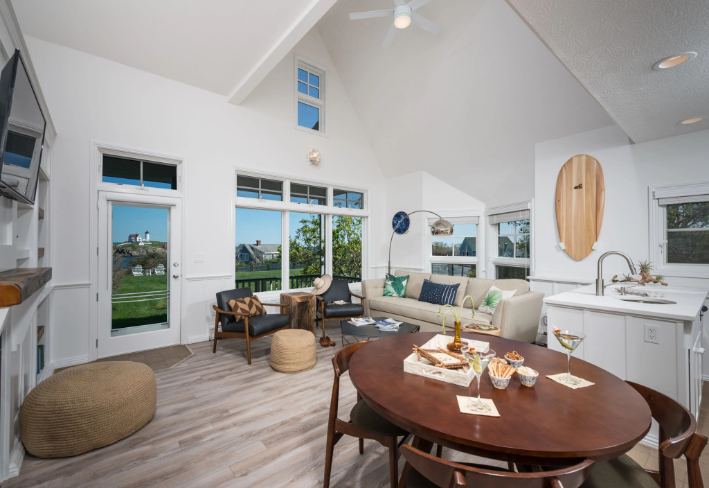 2 Bedrooms Suite with pool view