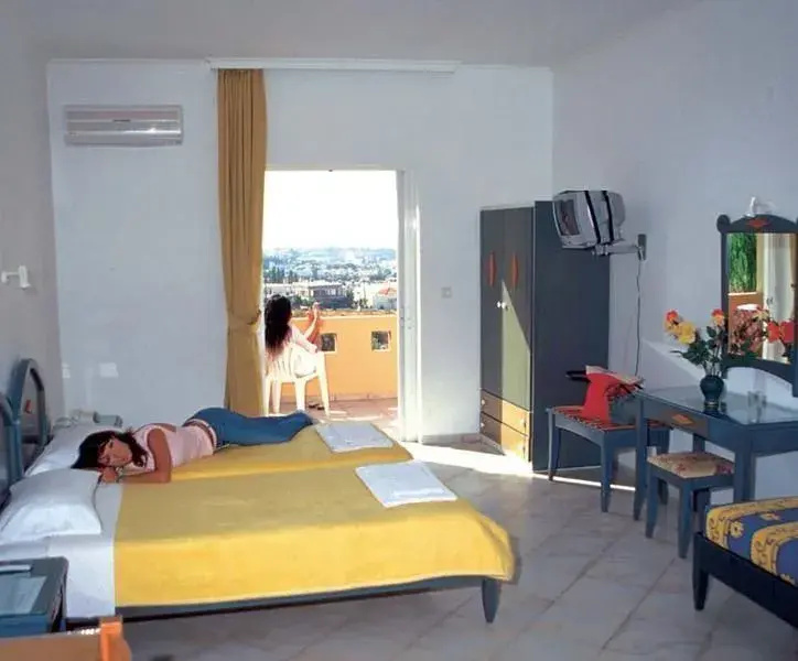 Double Studio (full double bed)