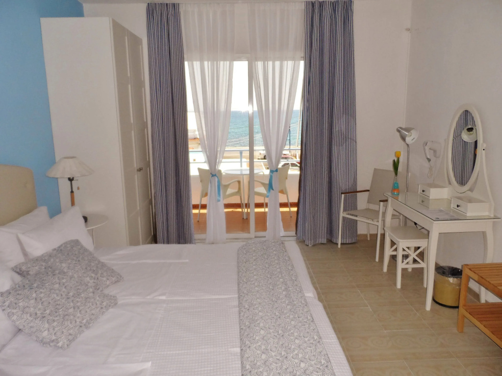 Studio with sea view