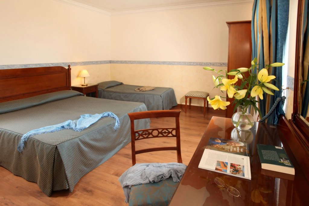 Triple room