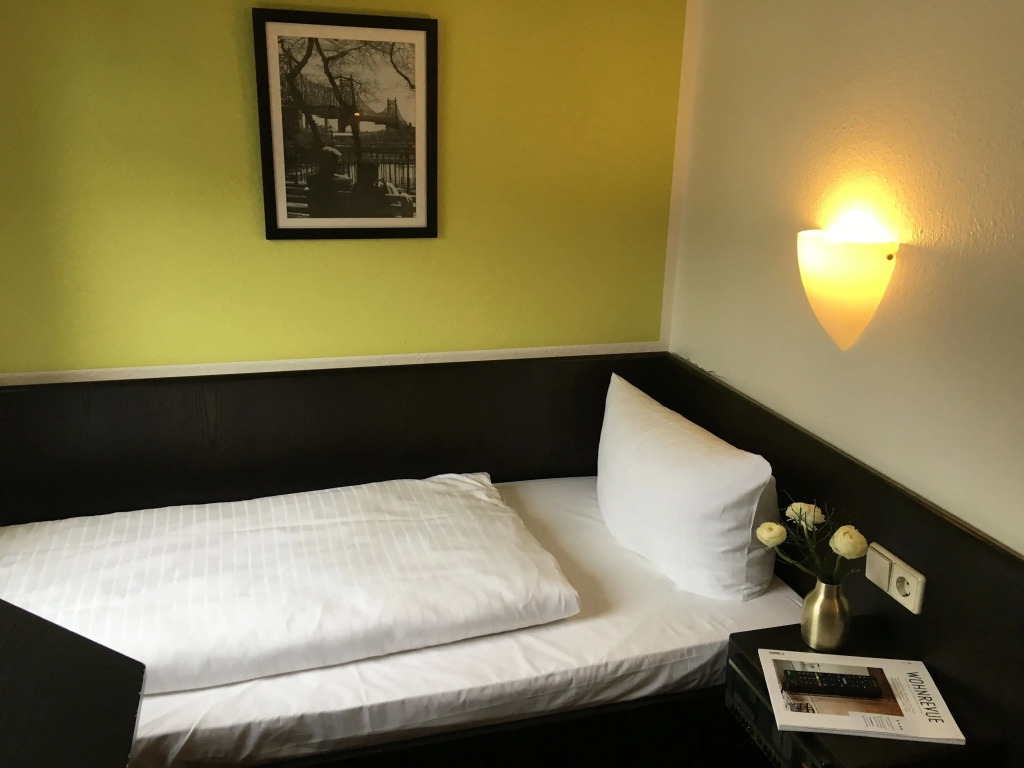 Economy room