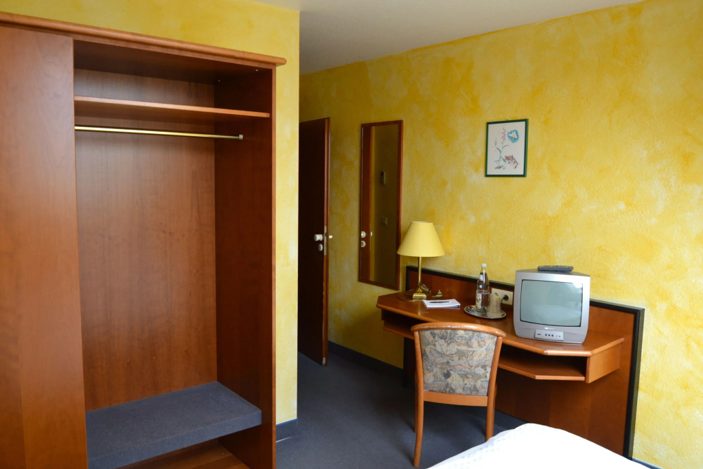 Standard Double room (full double bed)
