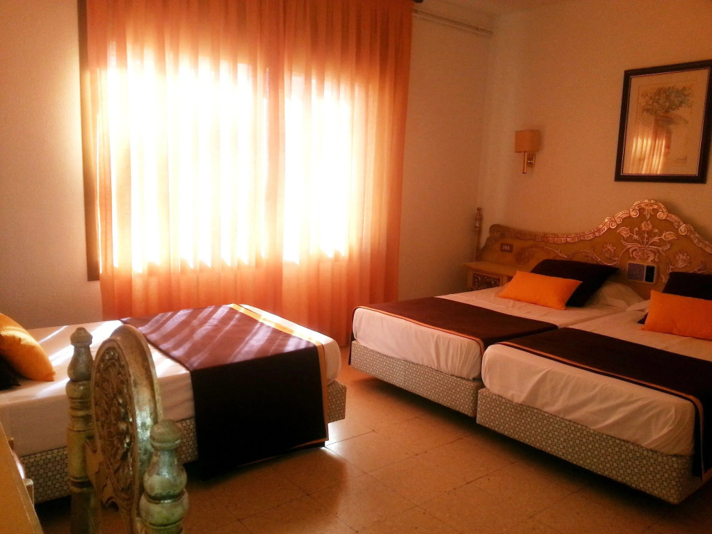 Hotel Hostal del Sol - Chambres