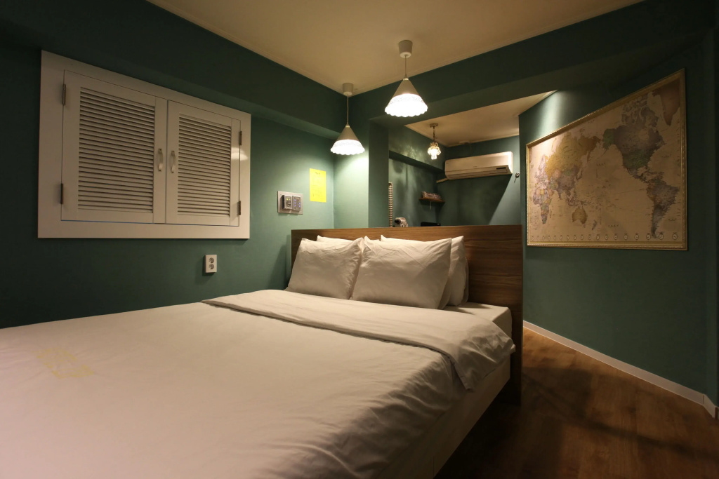 Standard Double room (full double bed)