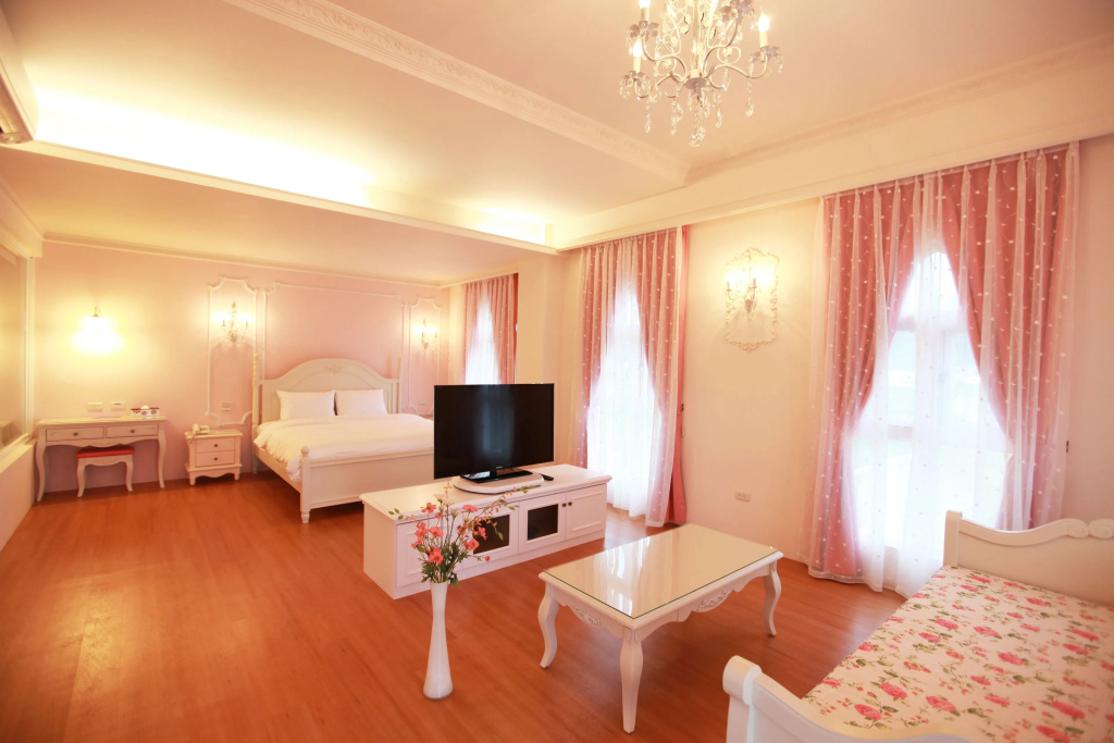Standard Double room with garden view (full double bed)