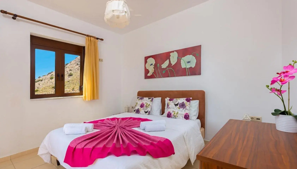 2 Bedrooms Villa with balcony and with garden view