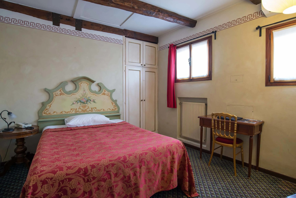 Hotel La Fenice Et Des Artistes - Chambres