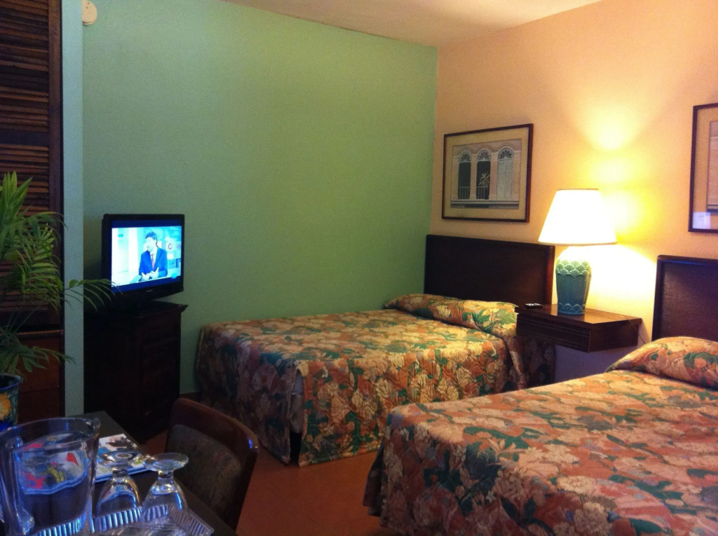 Standard Triple room