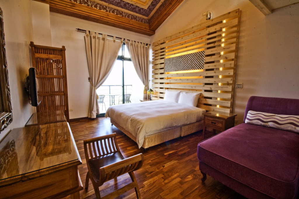 Deluxe Quadruple Attic room