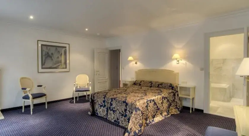 Deluxe Double room (full double bed)