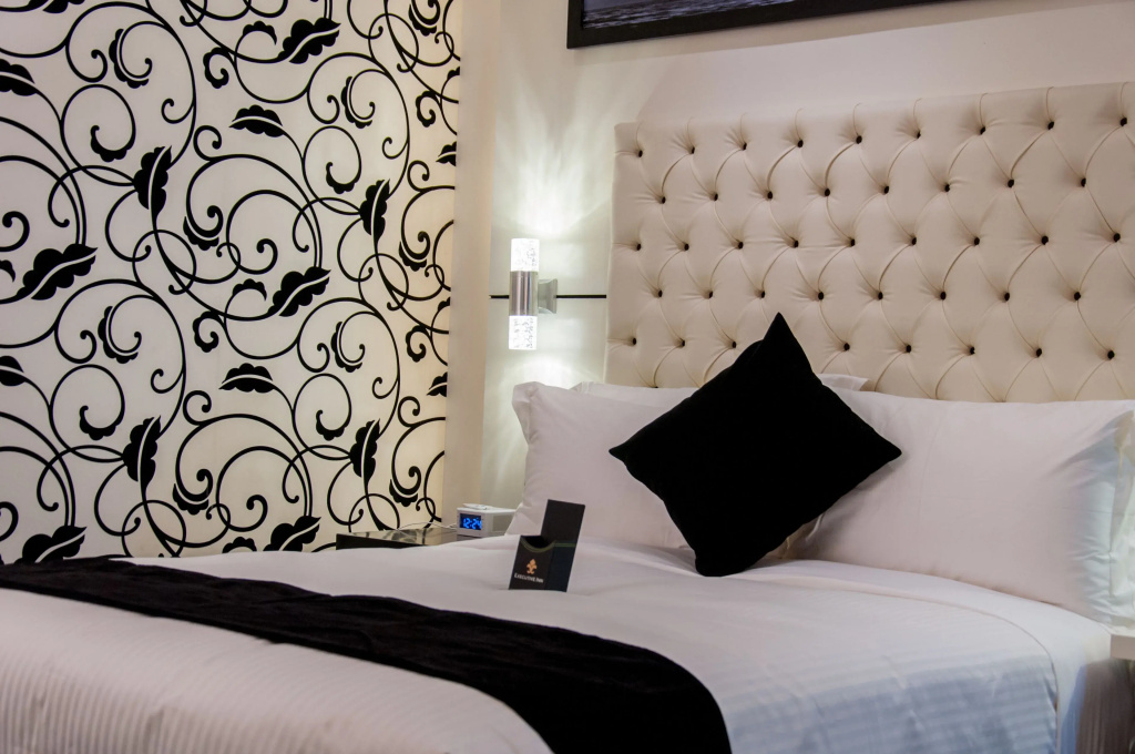Business Double room (full double bed)