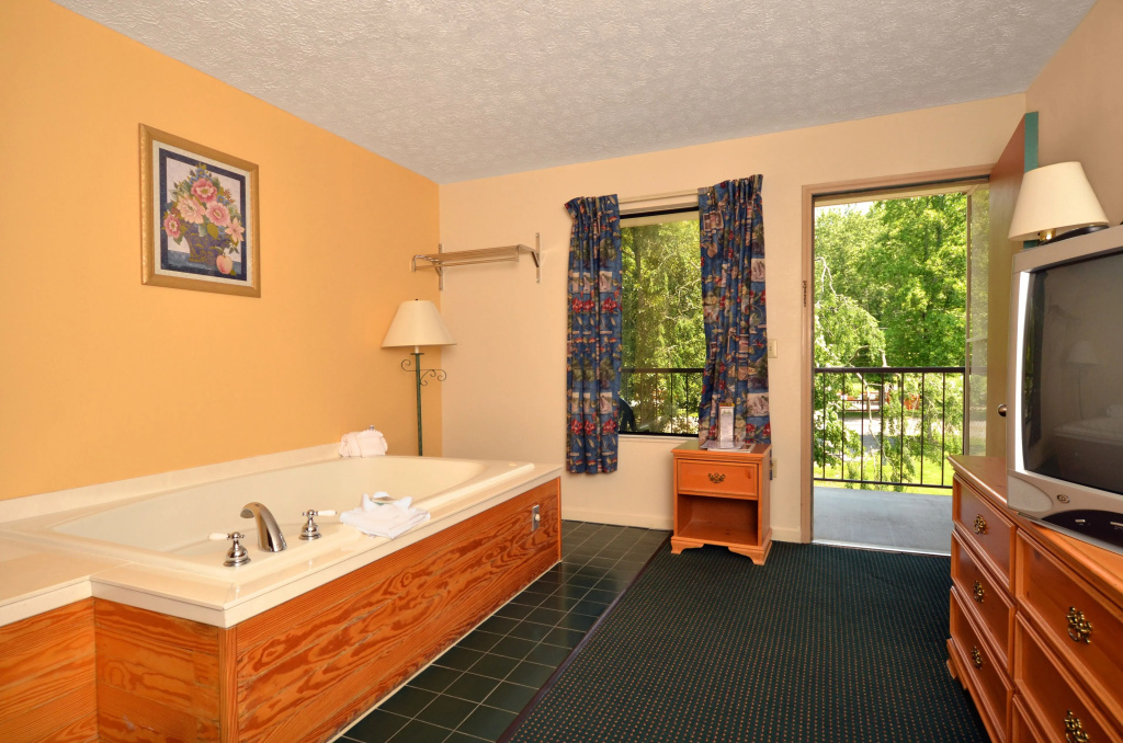 Double Suite (full double bed)