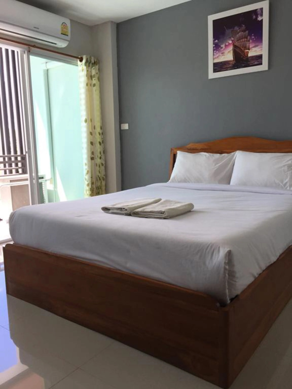 Standard Double room with mountain view (full double bed)